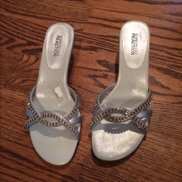 KENNETH COLE Silver Bling Mule Slide Kitten Heel Sandals 6.5 - Picture 2 of 4